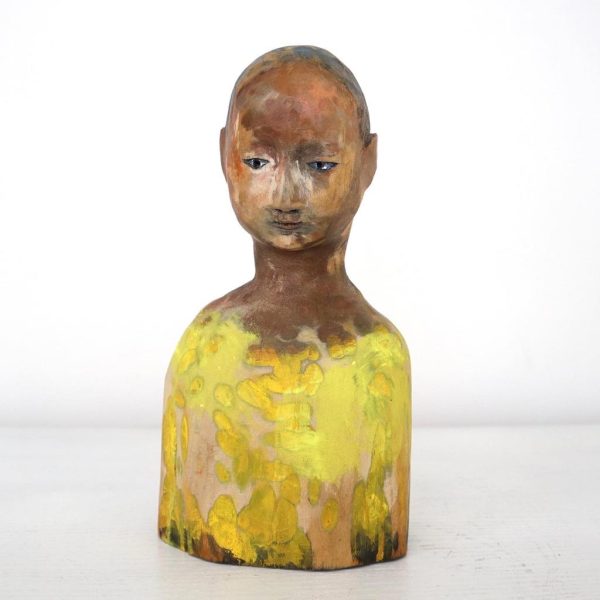 Yellow Boy, Carlos Zapata 2022.
Polychrome wood, 20cm high.