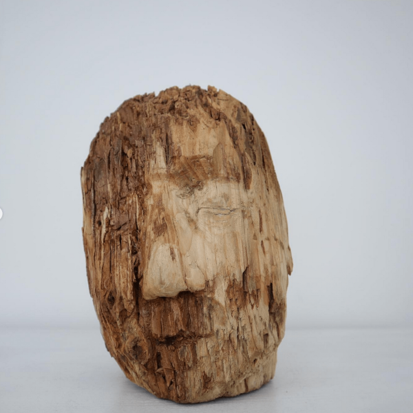 Stilly, Carlos Zapata 2021.
Wood, 27cm high.